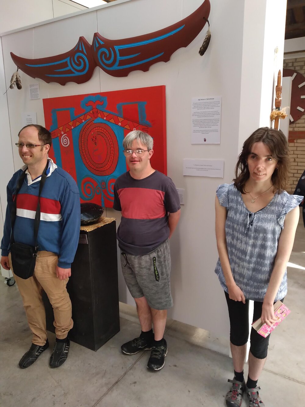 motuhake at rei  gallery feb 24 checking out  hohepa art work